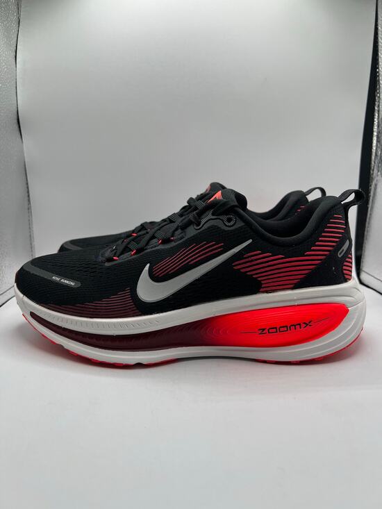 Nike Vomero 18 “Black Bright Crimson” size 6 men’s/7.5 womens
